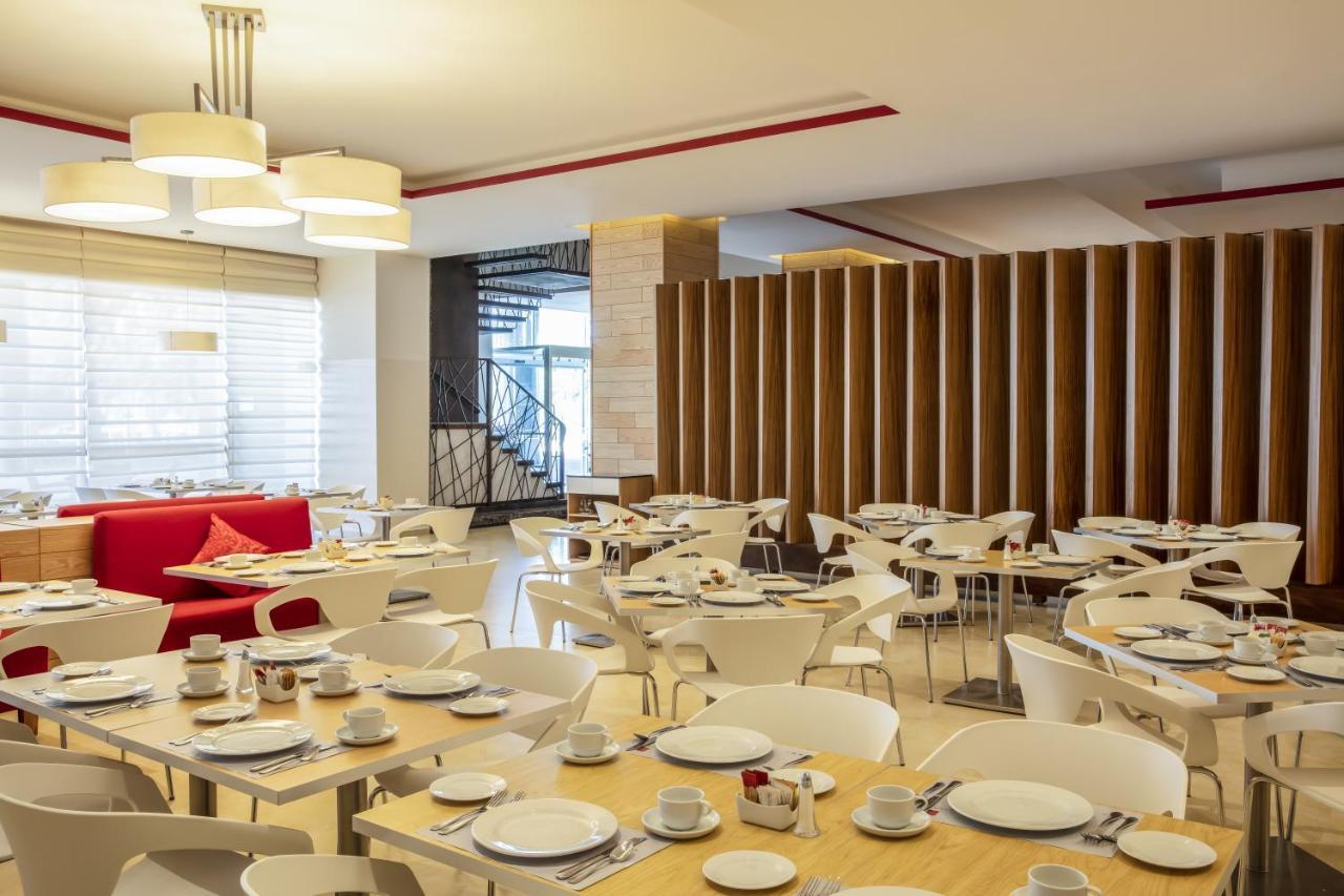 Fiesta Inn Celaya Galerias Εξωτερικό φωτογραφία